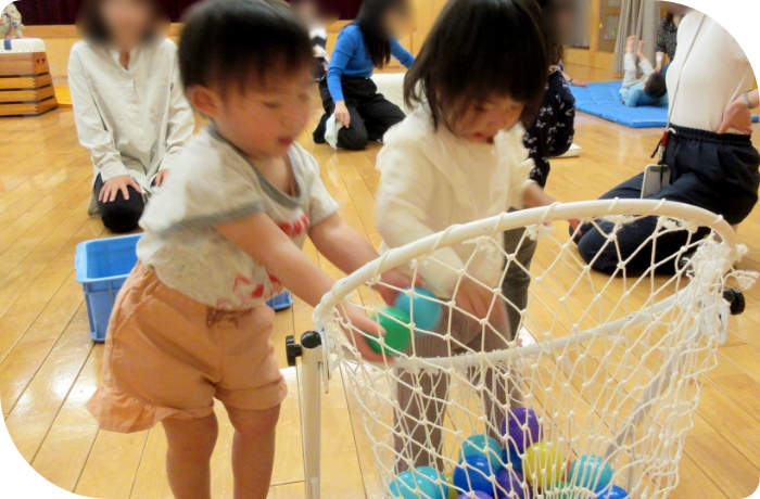 ボール運びゲーム
